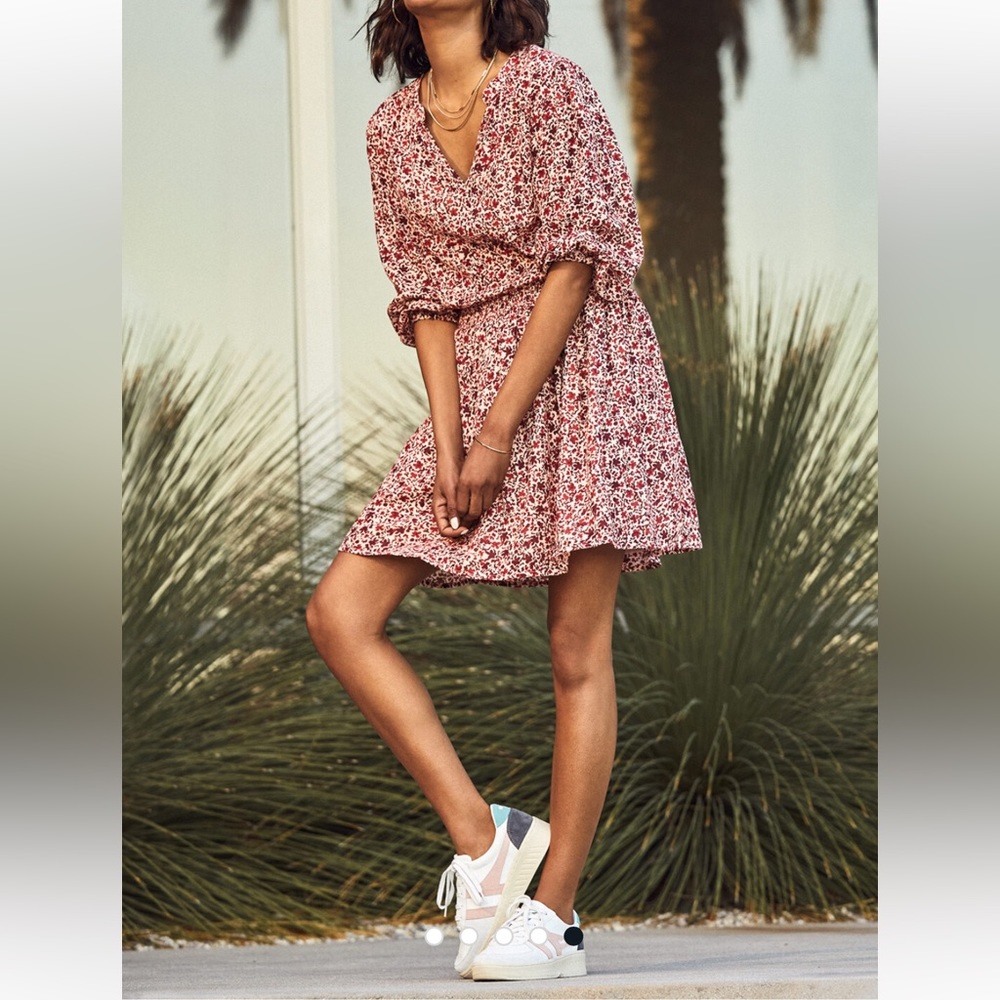 Evereve Sundry Ditsy Floral Smocked Long Sleeve Dress